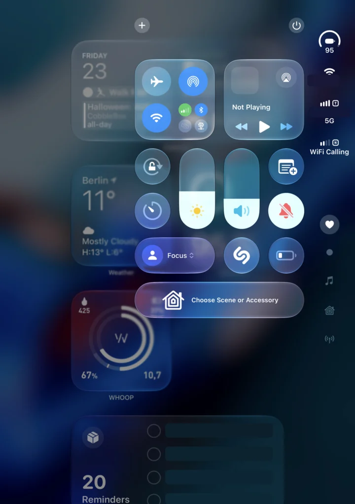 Kontrollzentrum auf dem aufgeklappten iPhone Duo hochkant