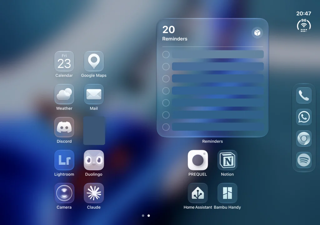 Aufgeklapptes iPhone Duo: Apps links, Erinnerungen-Widget rechts