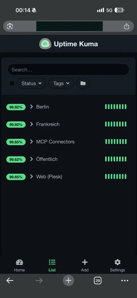 Uptime Kuma auf dem Phone: Monitor-Gruppen Berlin, Frankreich, MCP Connectors, Öffentlich und Web, dazu Quick Stats mit 55 Monitoren up